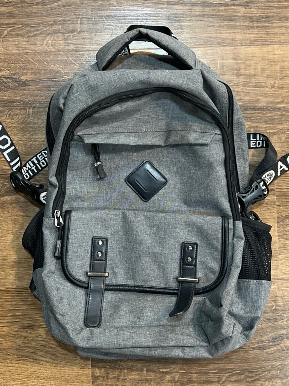 Men’s Gray Everyday Backpack with Front Pockets